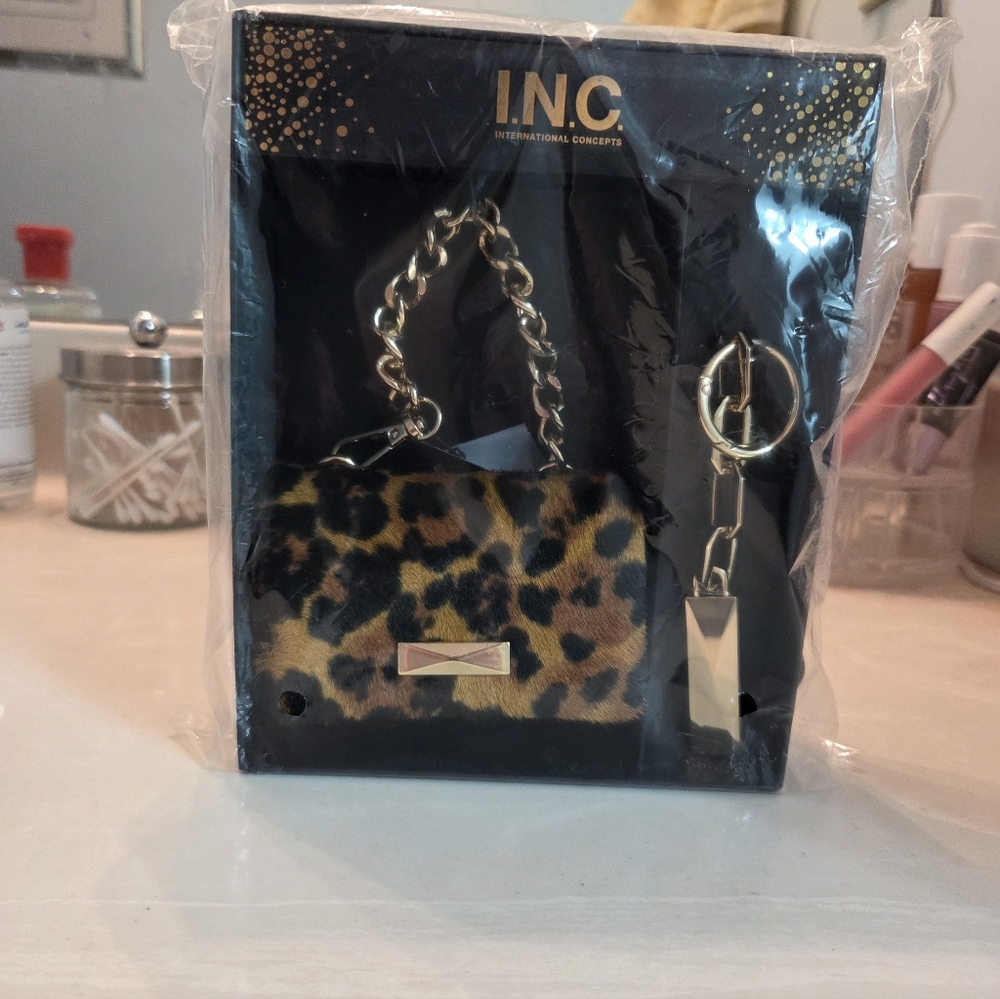 NIB I.N.C. International Concepts Taylah Leopard Mini Bag Charm Set Macy's - Picture 4 of 6